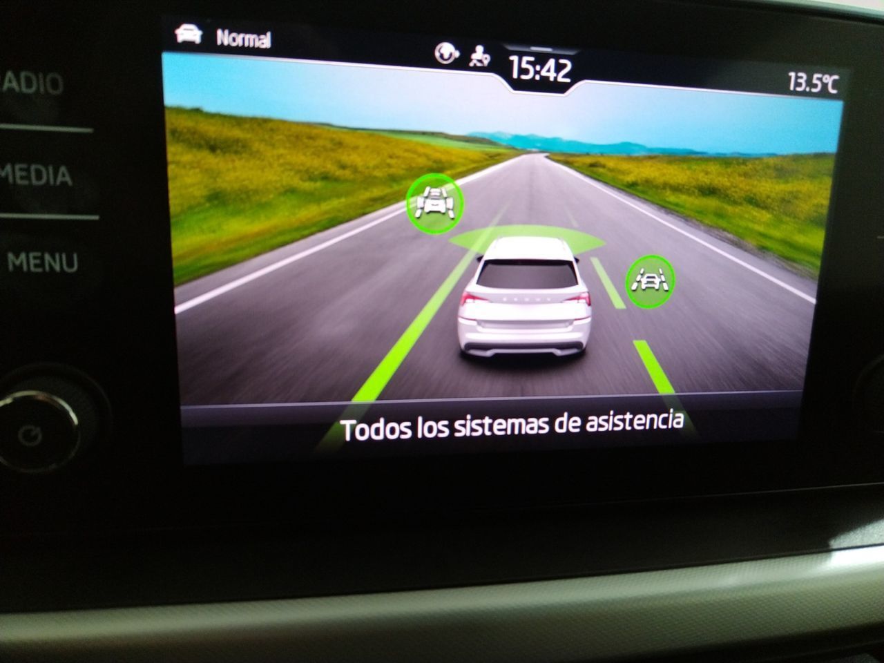 Škoda Kamiq 1.5 TSI Sport DSG - foto 14