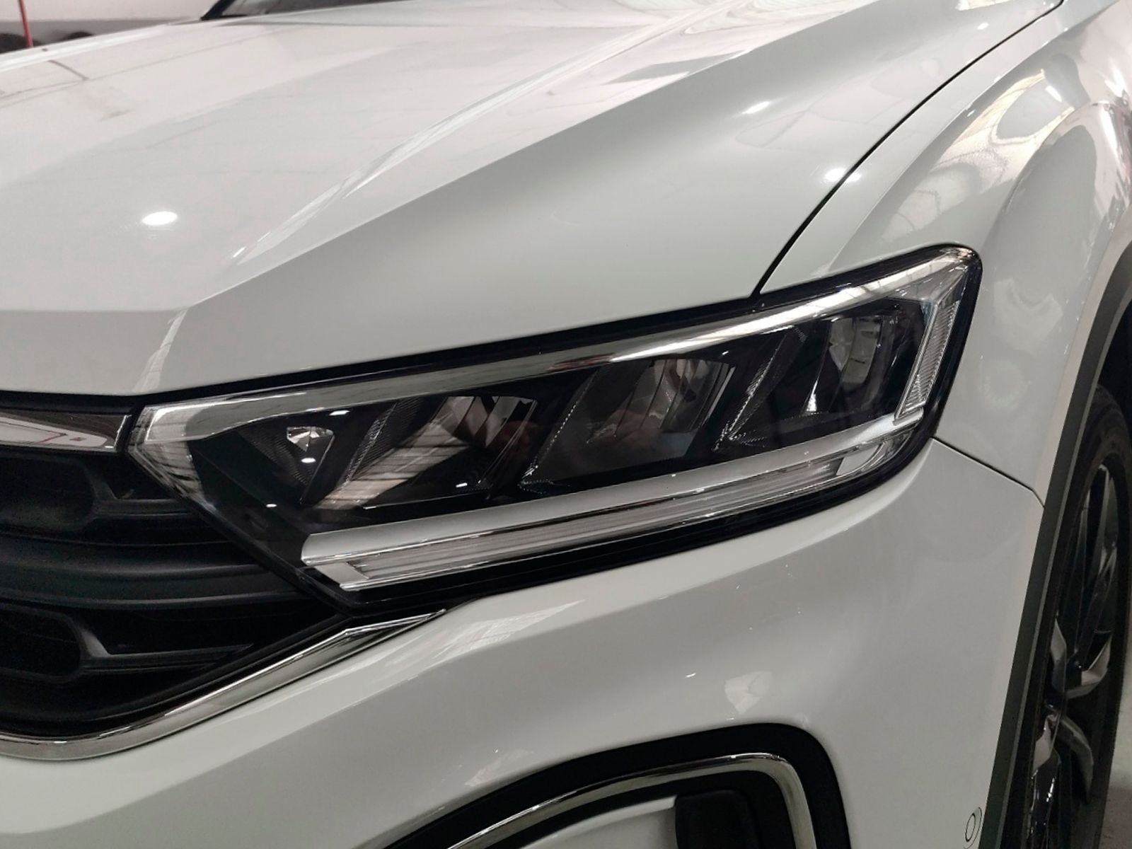 Volkswagen T-Roc Dark 1.0 TSI - foto 24