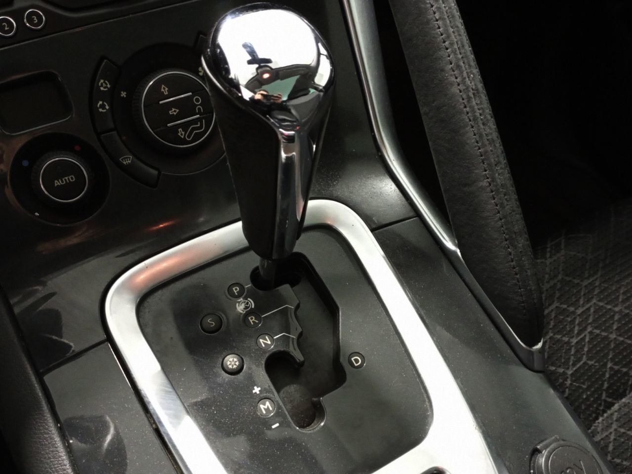 Peugeot 3008 THP 165 Allure EAT6 - foto 14