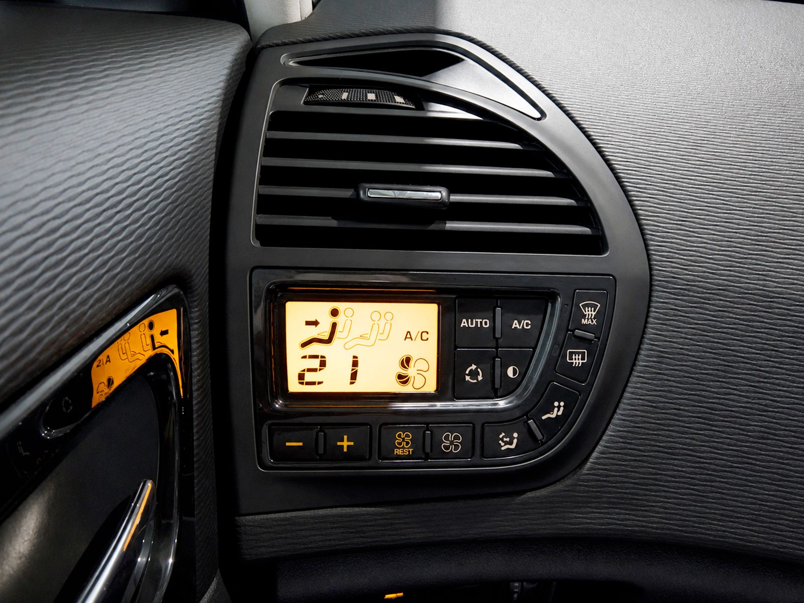 Citroën Grand C4 Picasso 1.6 HDi First - foto 21