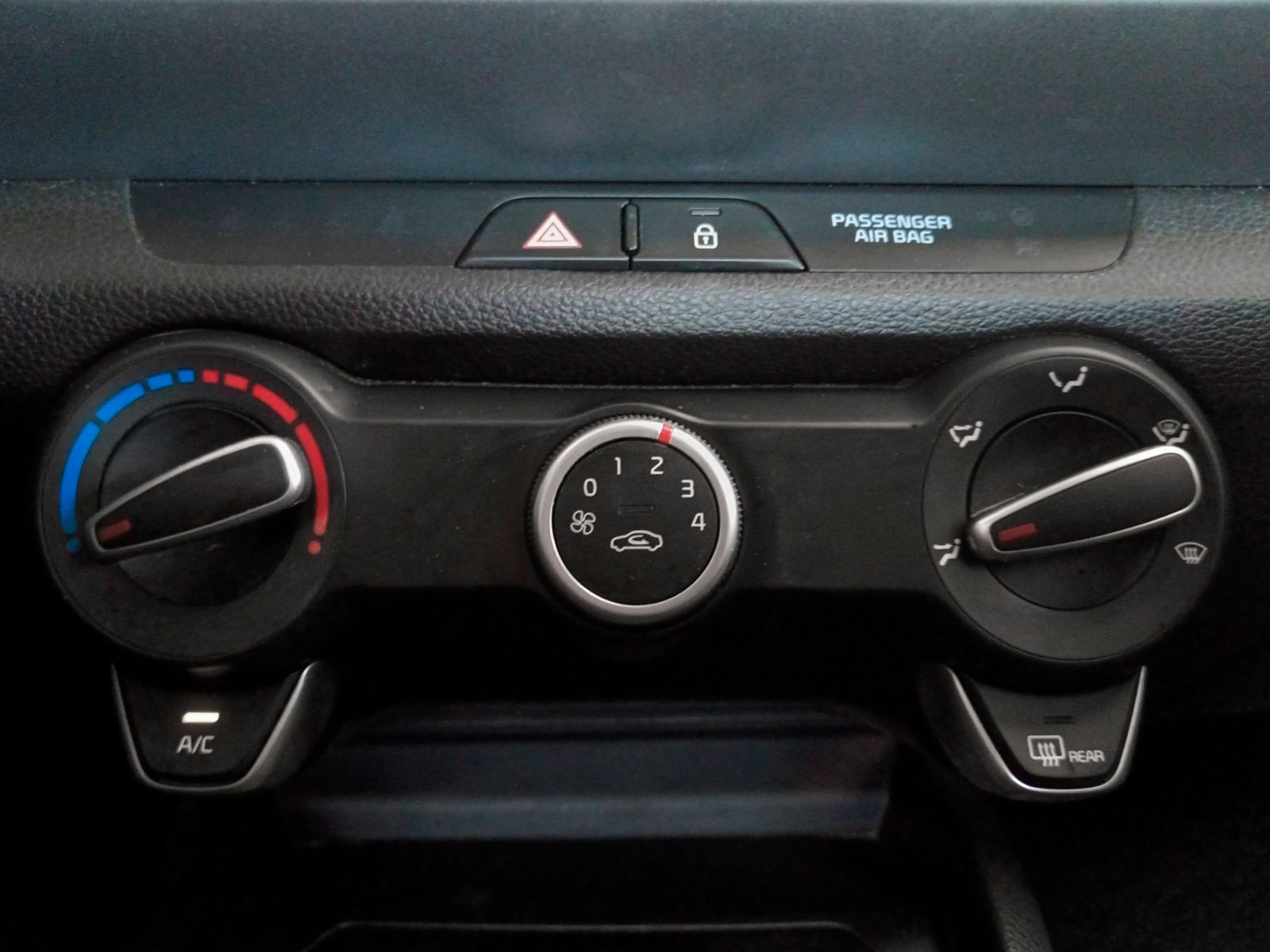 Kia Stonic 1.0 T-GDi MHEV iMT Concept - foto 20