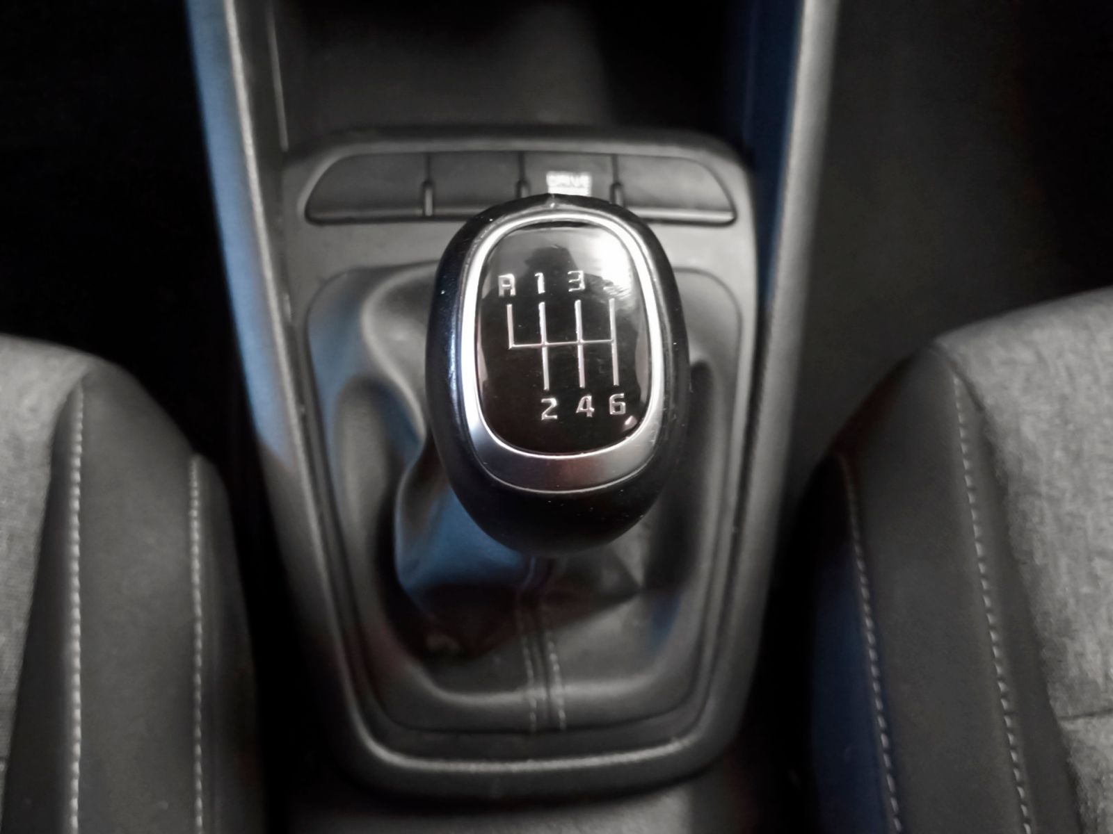 Kia Stonic 1.0 T-GDi MHEV iMT Concept - foto 15