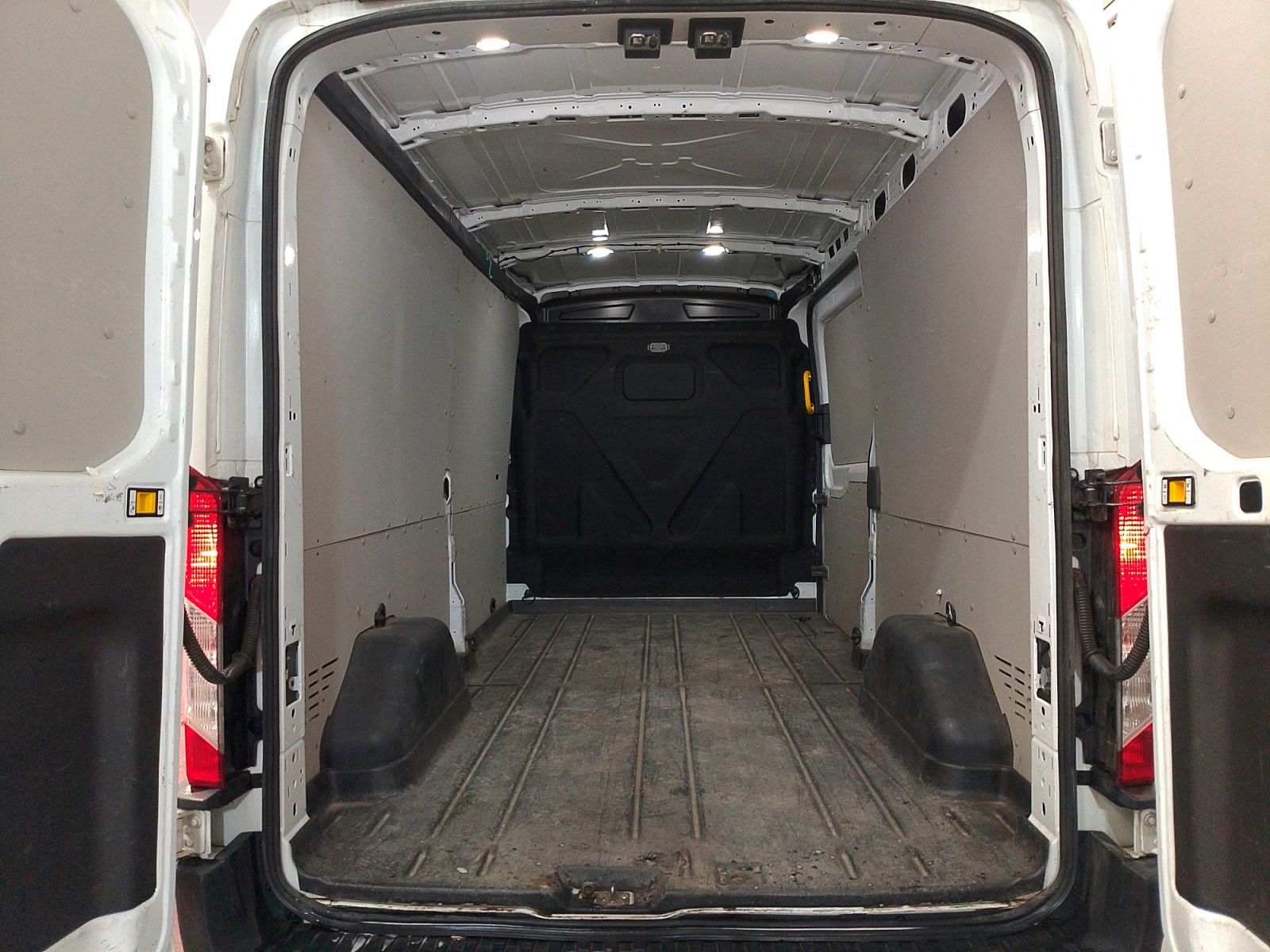 Ford Transit Furgon 350 L3H2 Trend - foto 14