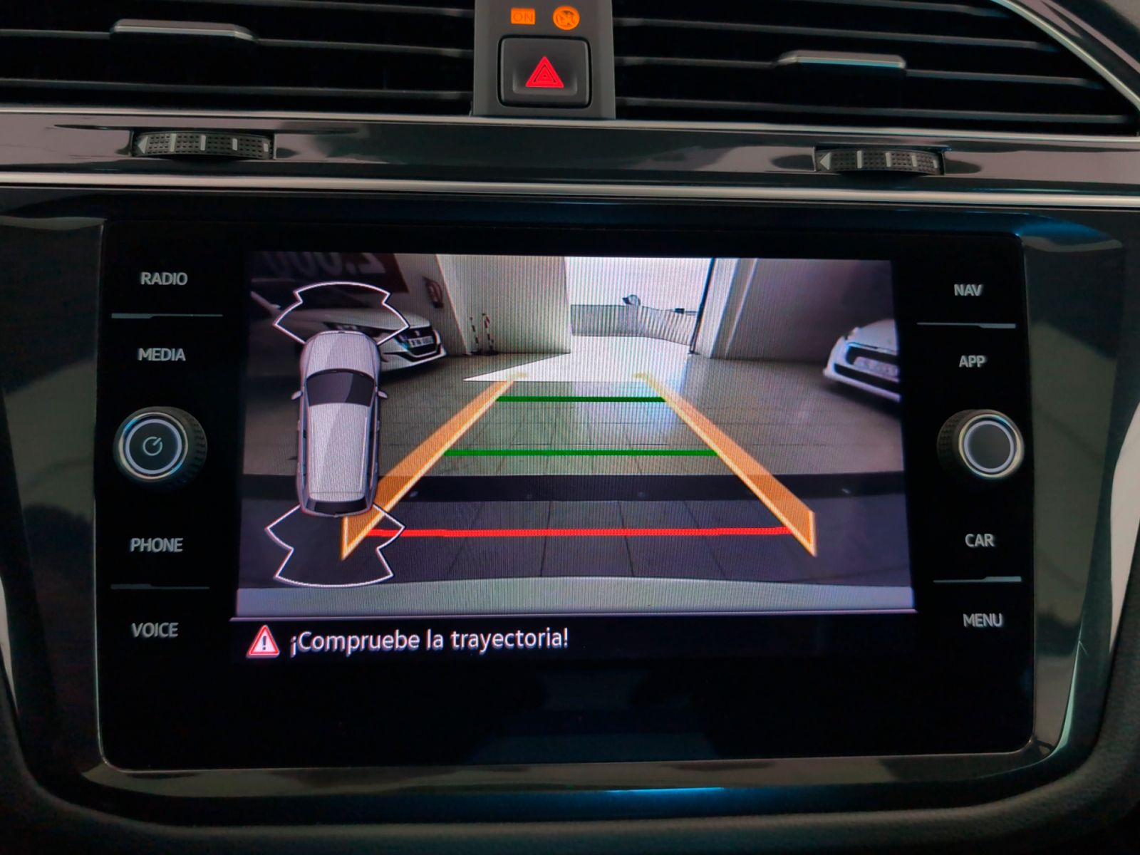 Volkswagen Tiguan R-Line 2.0 TDI DSG - foto 22
