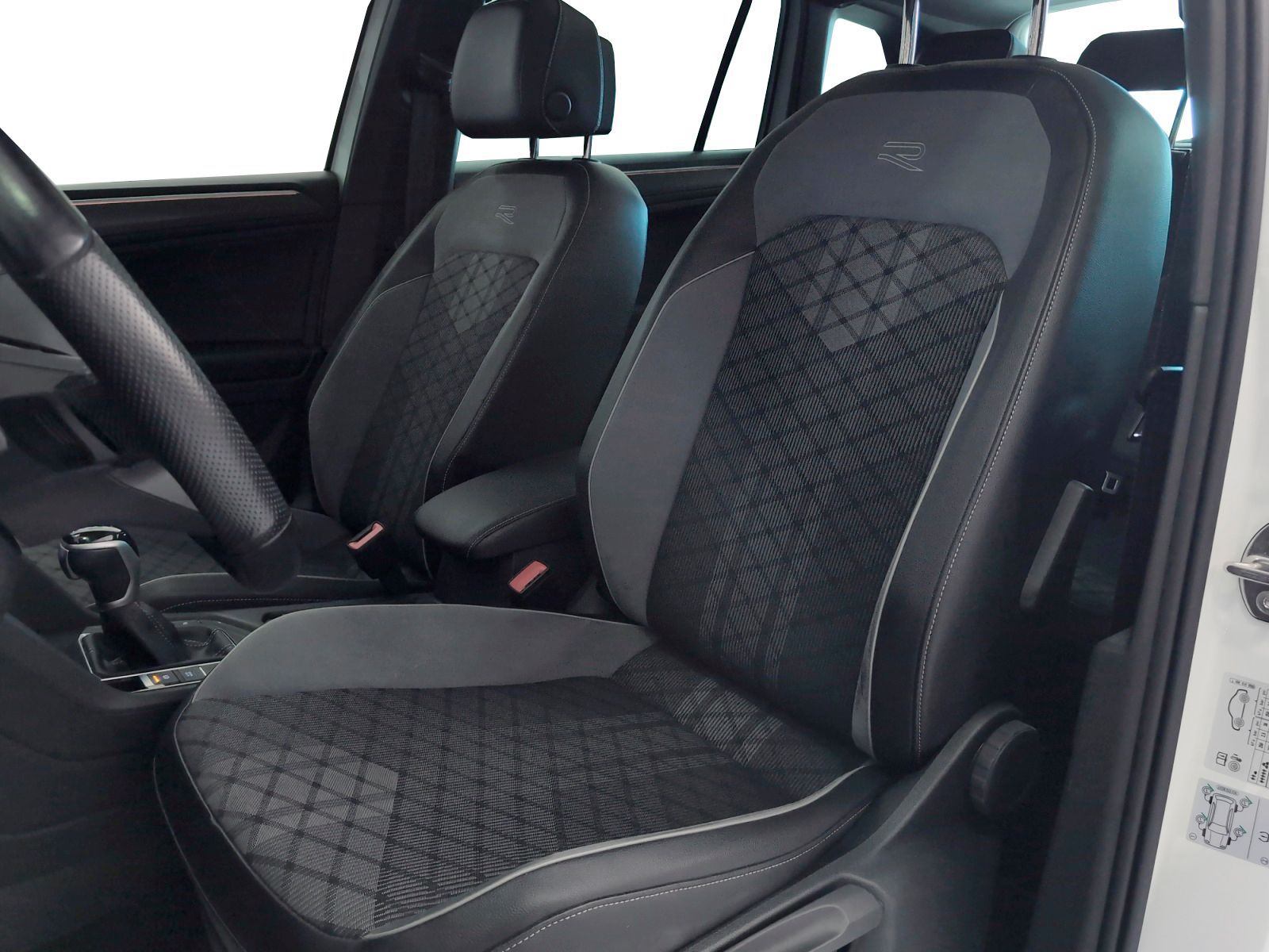 Volkswagen Tiguan R-Line 2.0 TDI DSG - foto 24
