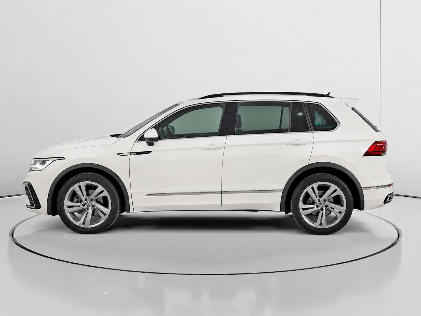 Volkswagen Tiguan R-Line 2.0 TDI DSG - foto 6