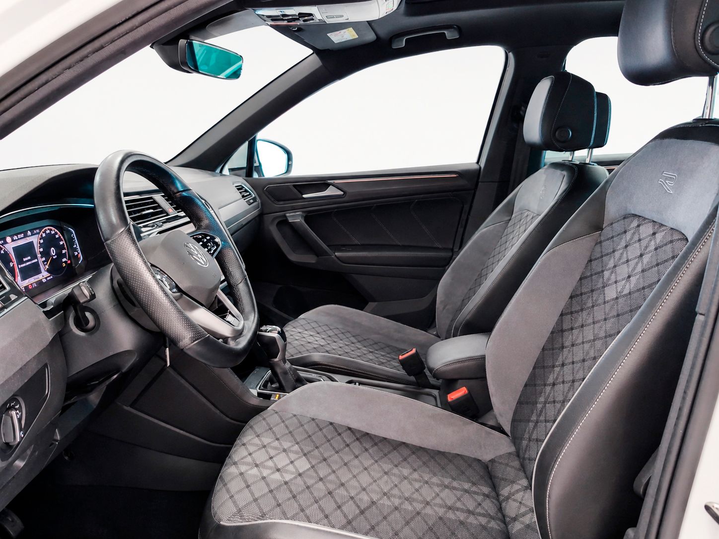 Volkswagen Tiguan R-Line 2.0 TDI DSG - foto 11