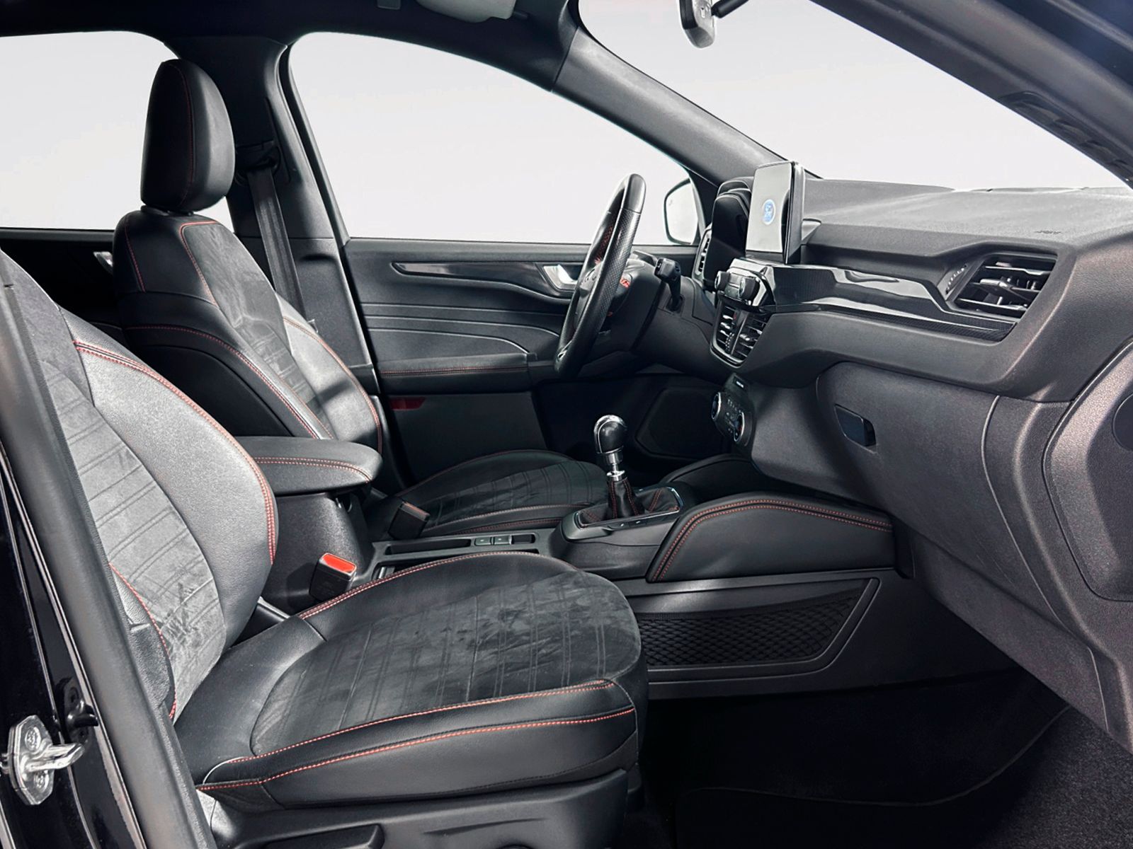 Ford Kuga 1.5T EcoBoost ST-Line X 4x2 - foto 13
