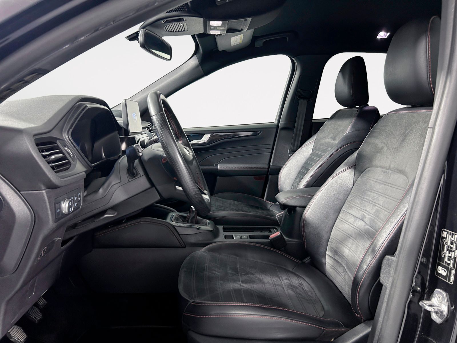 Ford Kuga 1.5T EcoBoost ST-Line X 4x2 - foto 11