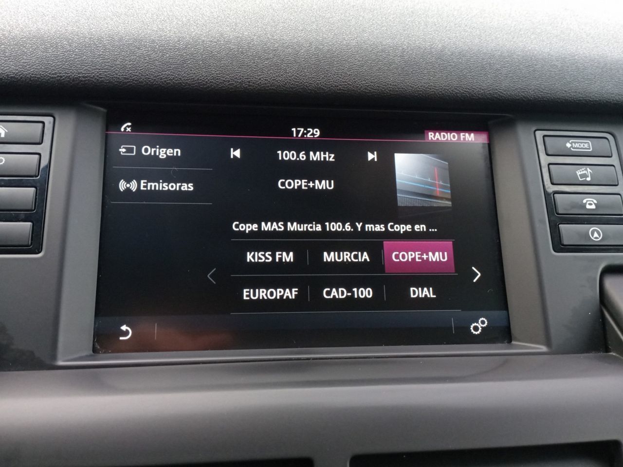 Land Rover Discovery Sport 2.0L TD4 Pure 4x4 - foto 17