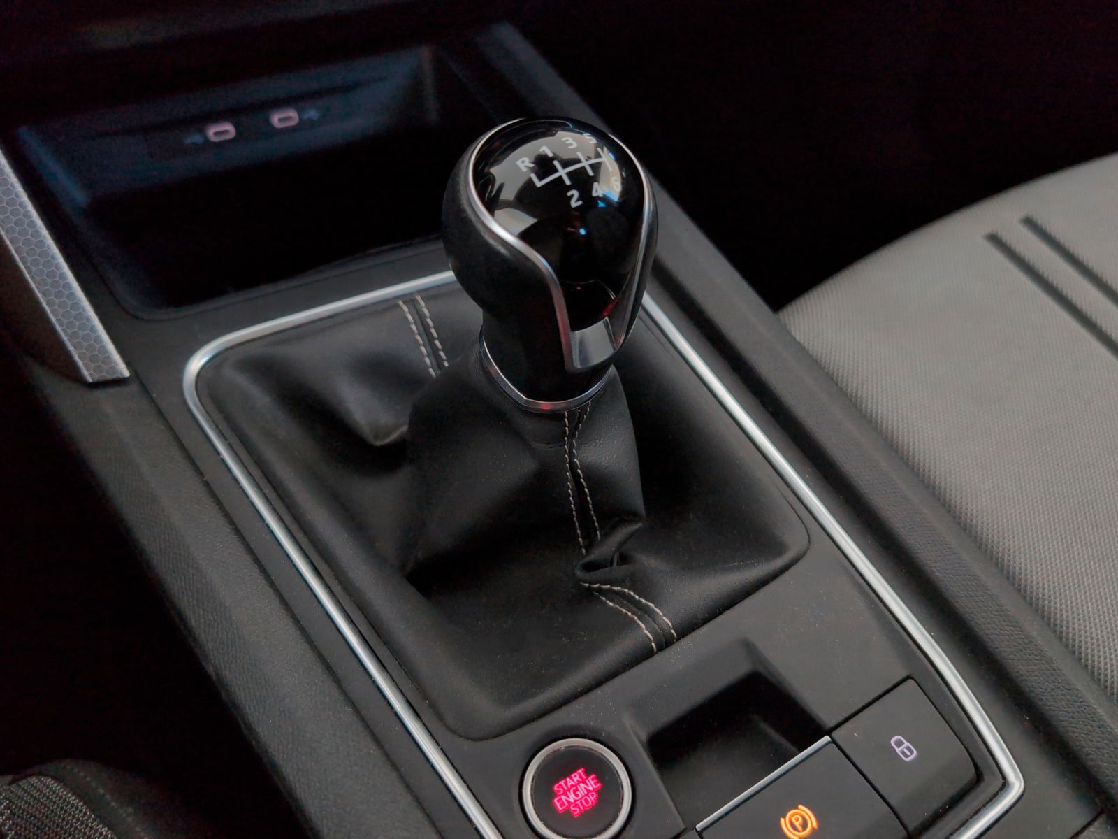 SEAT León 2.0 TDI Style Go - foto 14