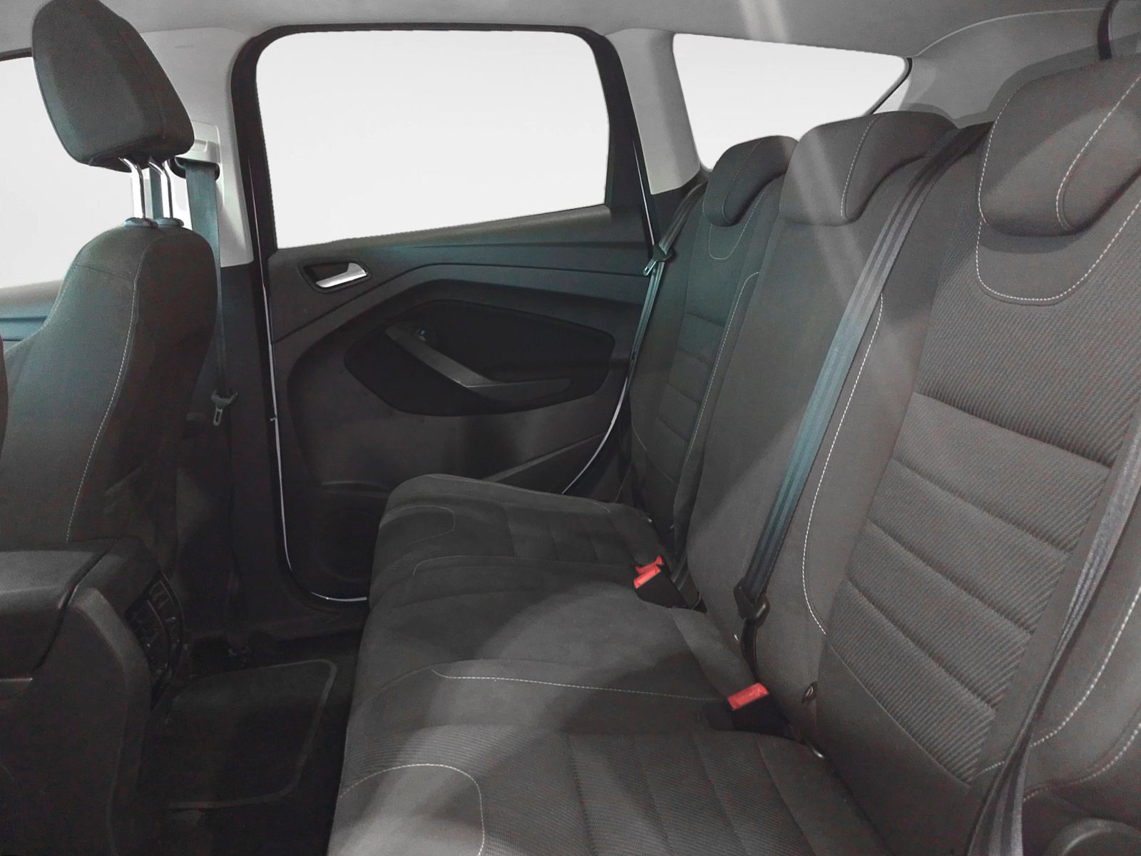 Ford Kuga 2.0 TDCi Trend 4x2 - foto 12