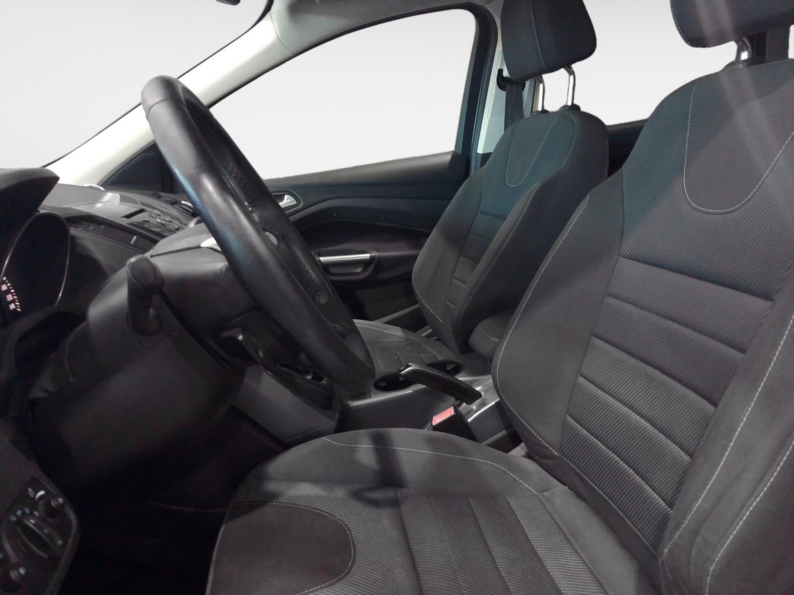 Ford Kuga 2.0 TDCi Trend 4x2 - foto 11