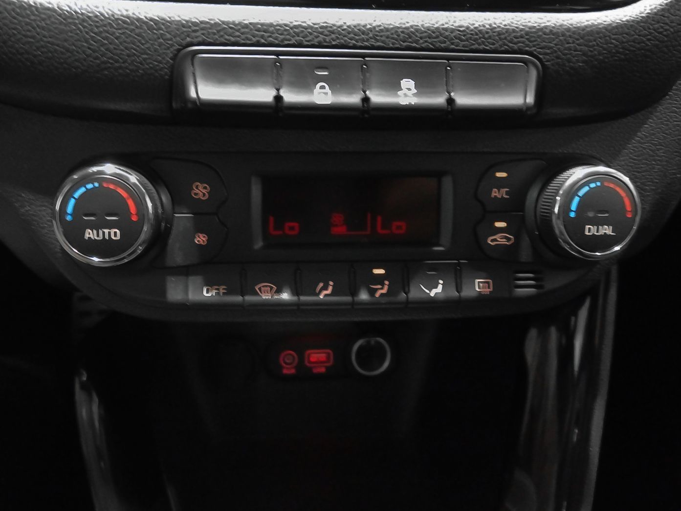 Kia Ceed 1.0 T-GDi Eco-Dynamics x-Tech17 - foto 23