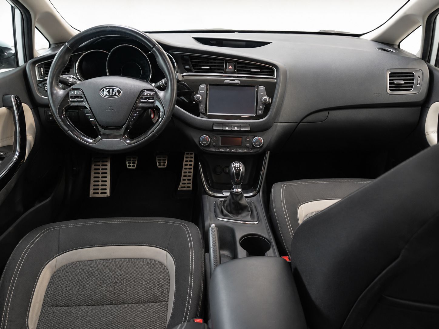 Kia Ceed 1.0 T-GDi Eco-Dynamics x-Tech17 - foto 9