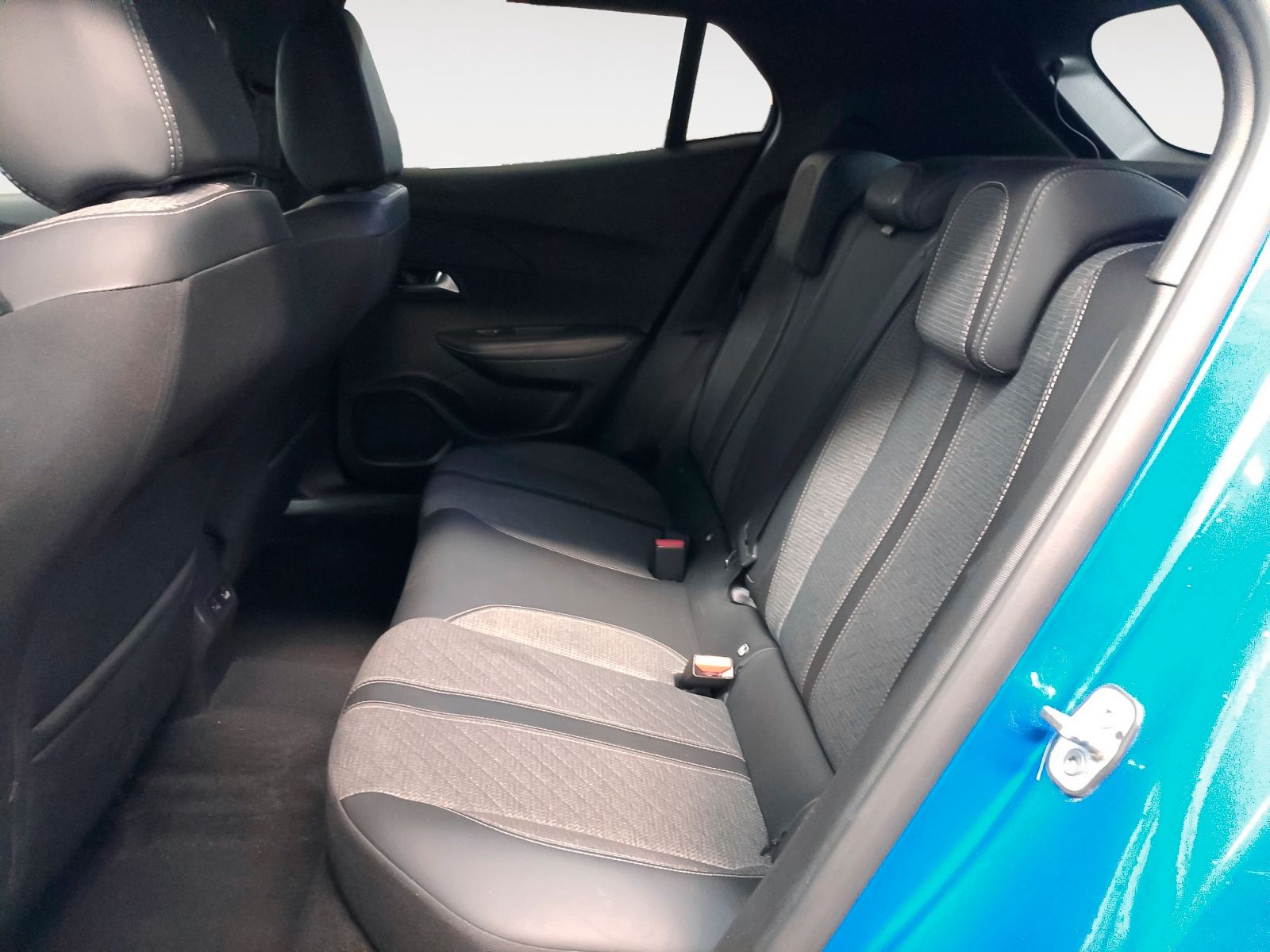 Peugeot 2008 PureTech 100 Allure - foto 12