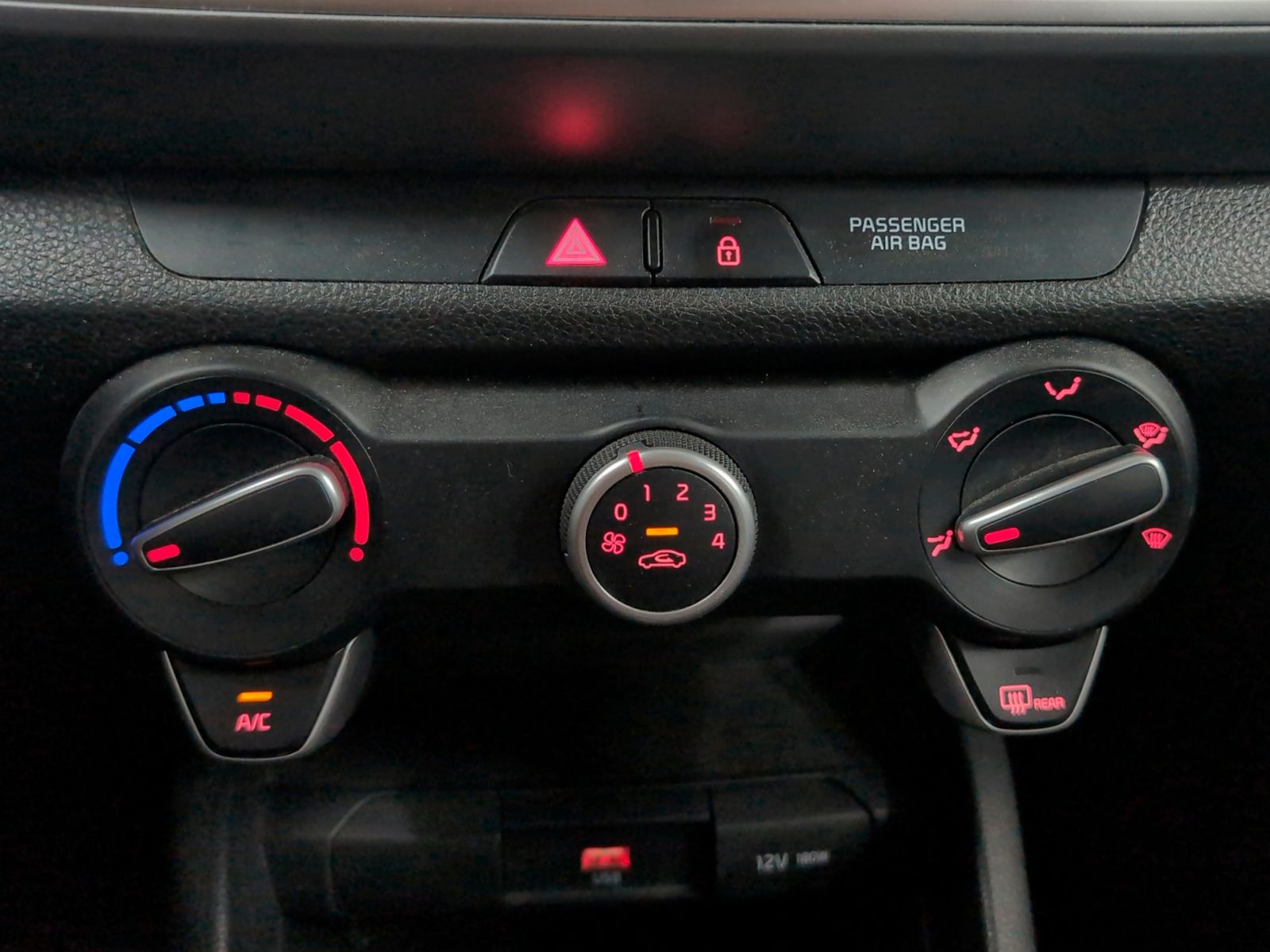 Kia Stonic 1.0 T-GDi MHEV iMT Concept - foto 20