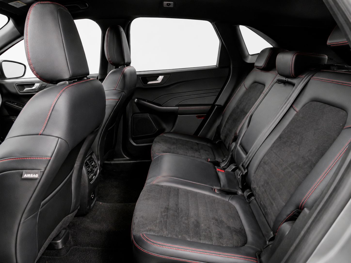 Ford Kuga 1.5T EcoBoost ST-Line X 4x2 - foto 12