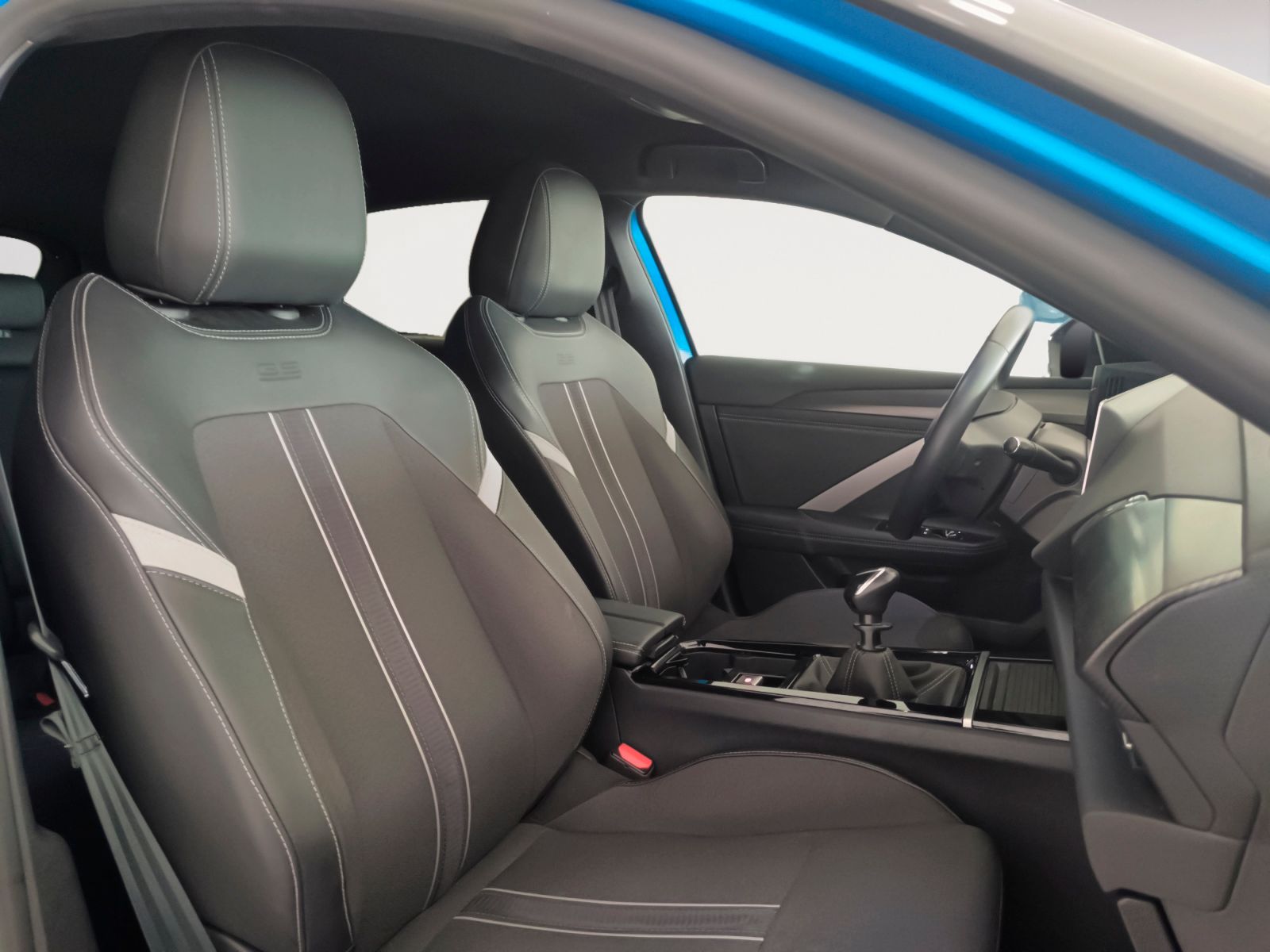 Opel Astra 1.2 Turbo XHT GS - foto 13