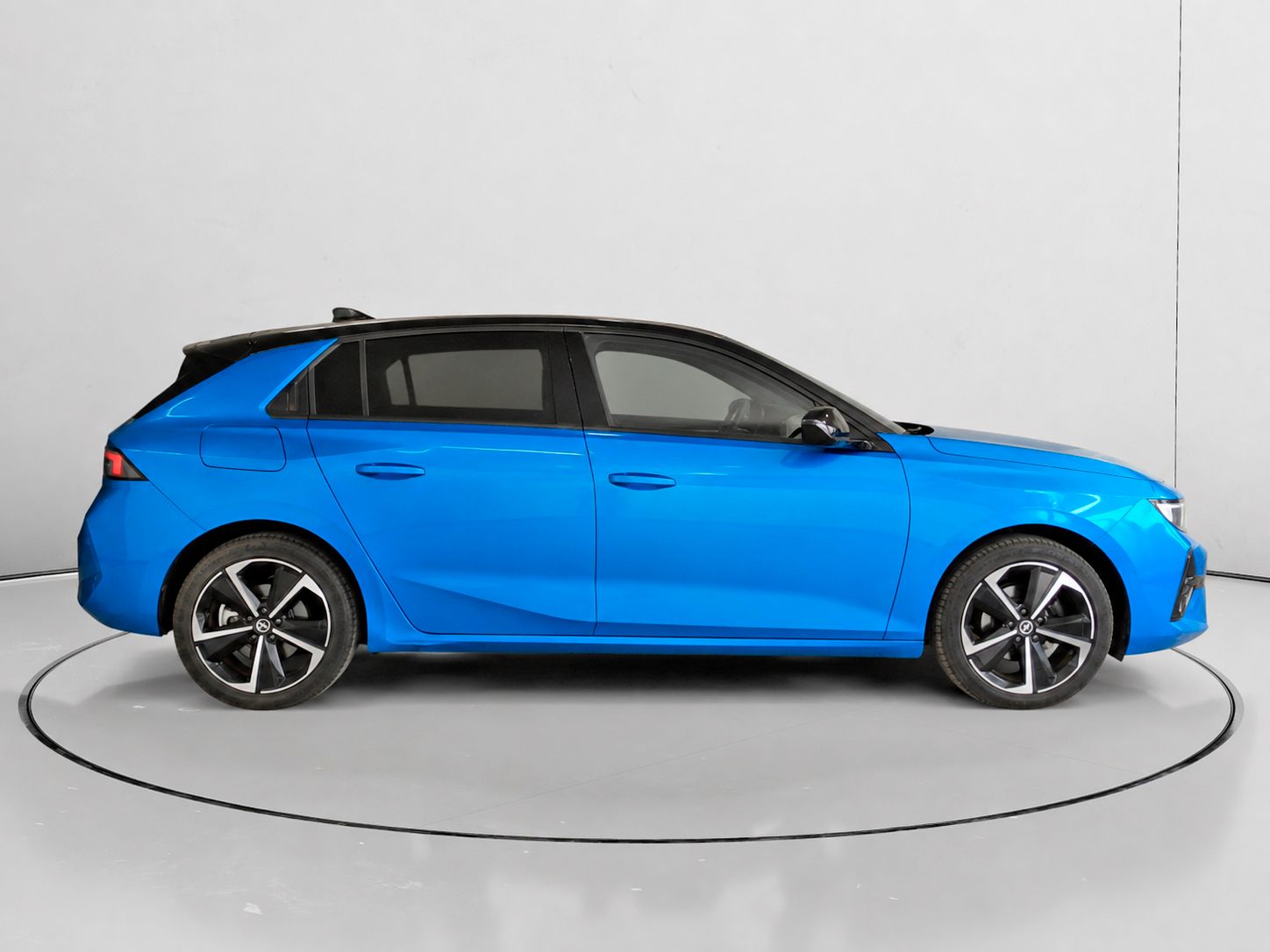 Opel Astra 1.2 Turbo XHT GS - foto 2