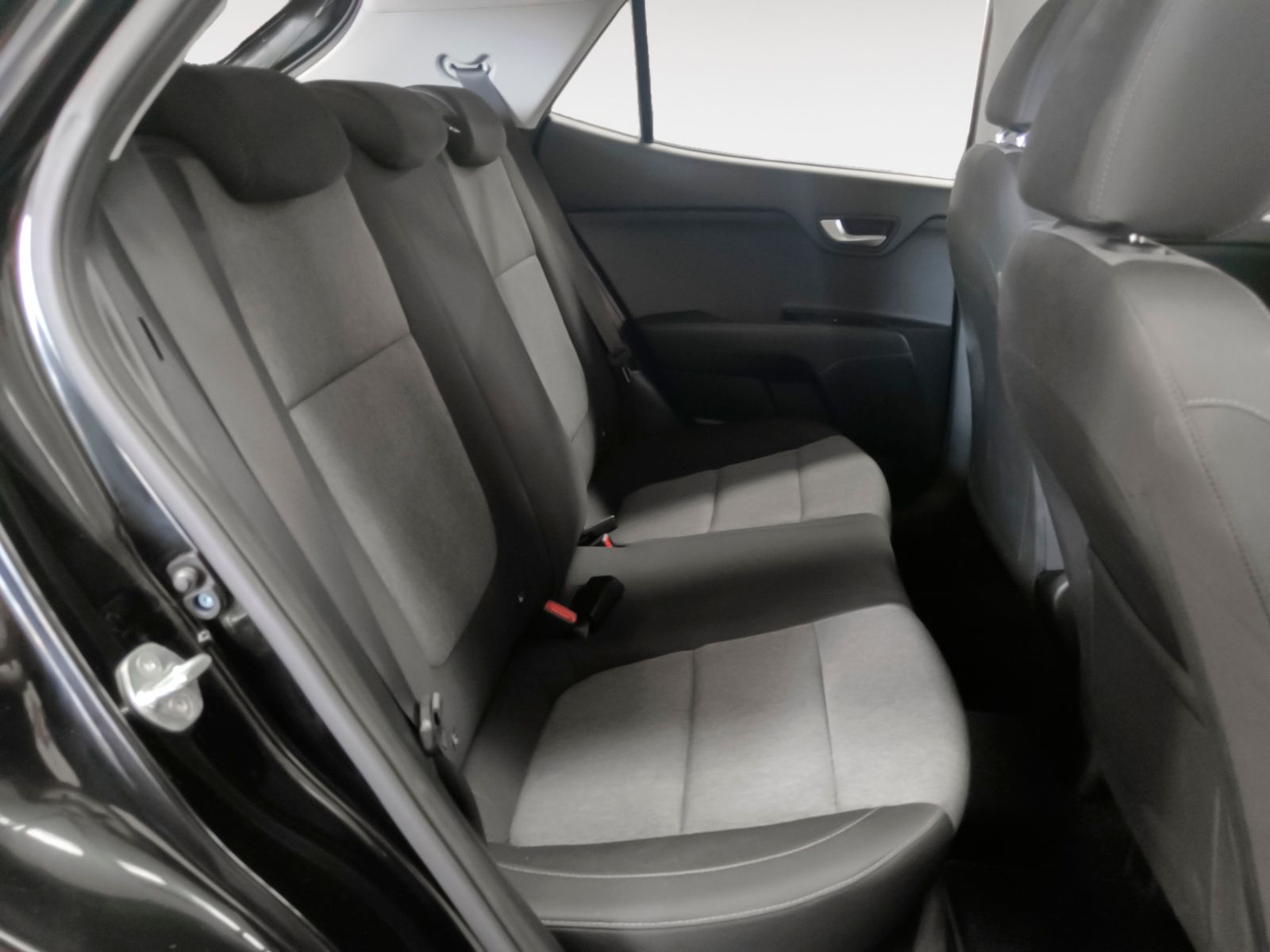 Kia Stonic 1.0 T-GDi MHEV Concept Plus - foto 12