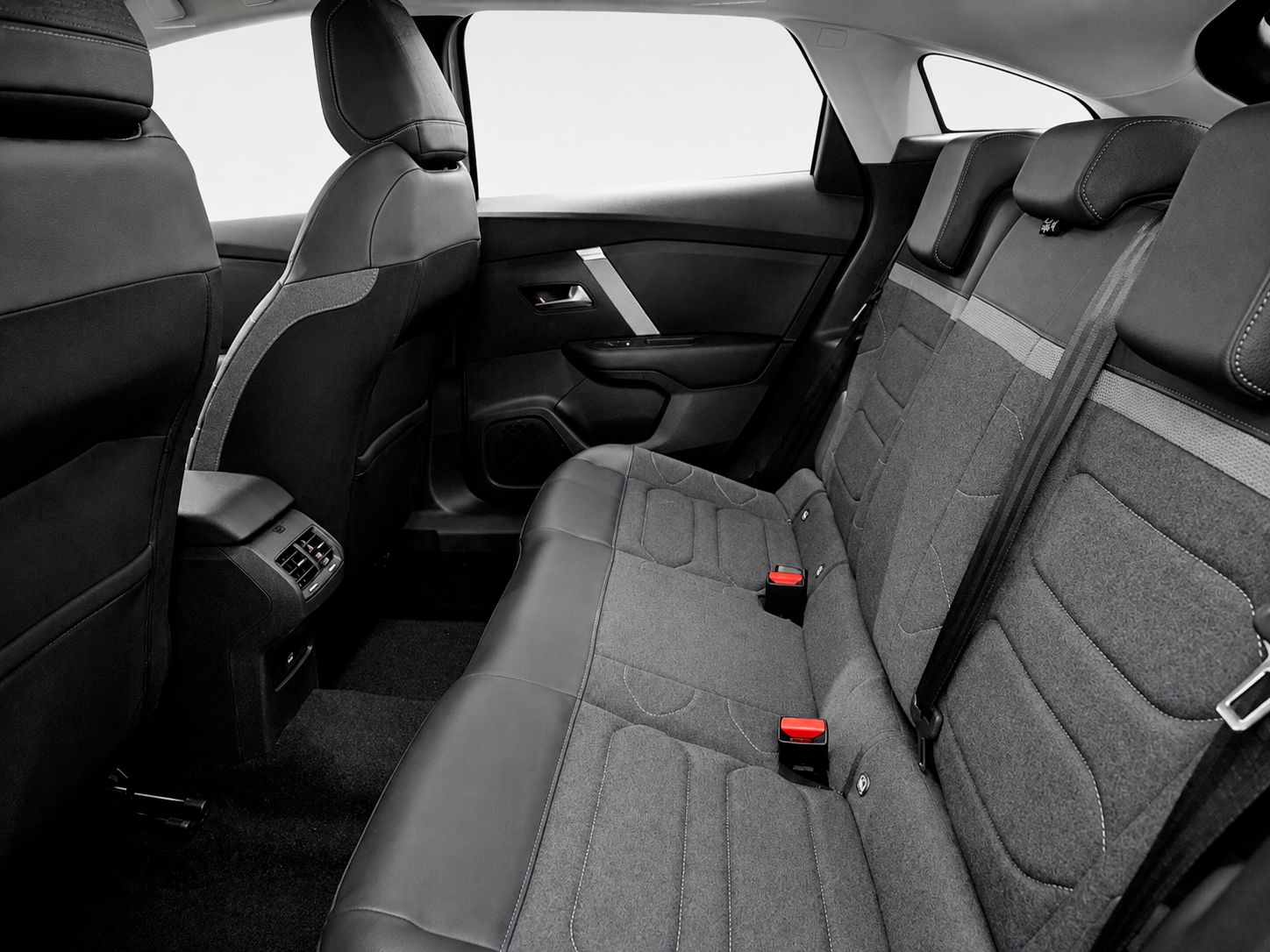 Citroën C4 PureTech 130 Plus - foto 12
