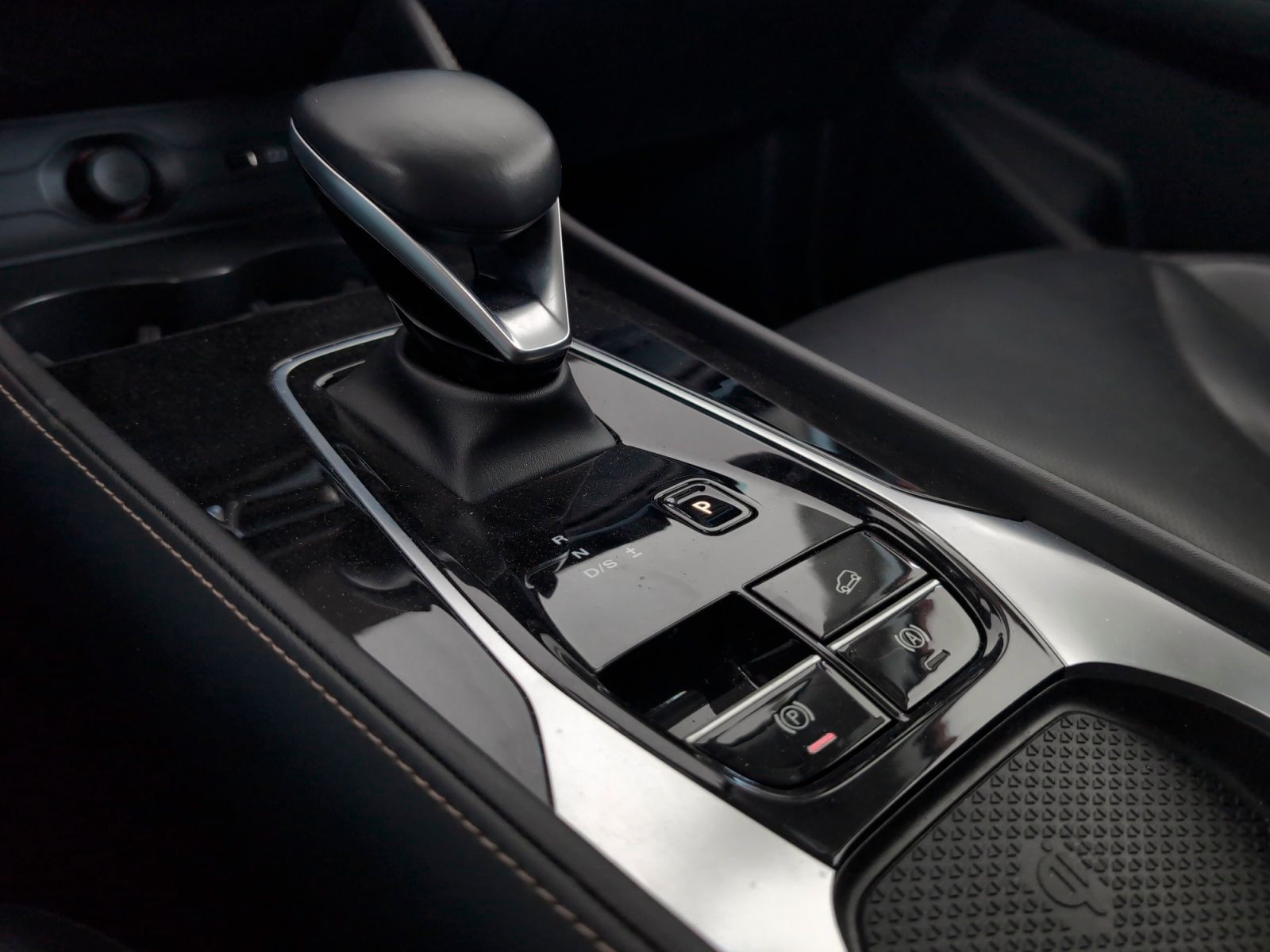 MG HS 1.5 T-GDi Luxury DCT - foto 15