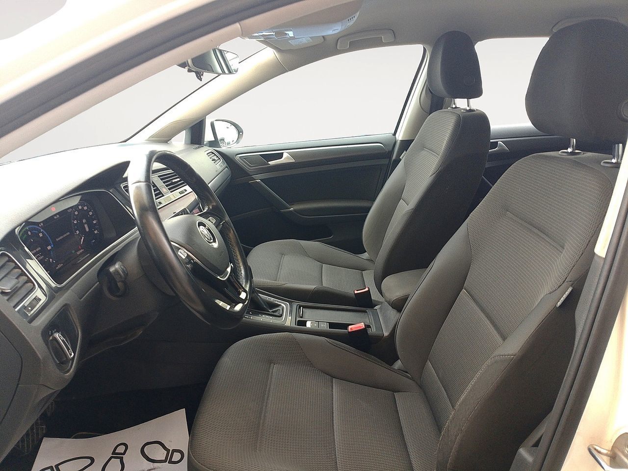Volkswagen Golf ePower - foto 9