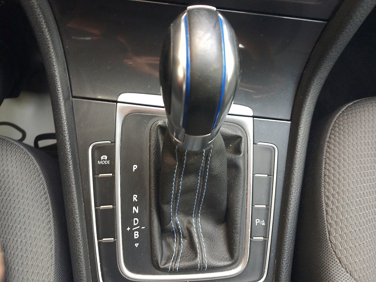 Volkswagen Golf ePower - foto 13