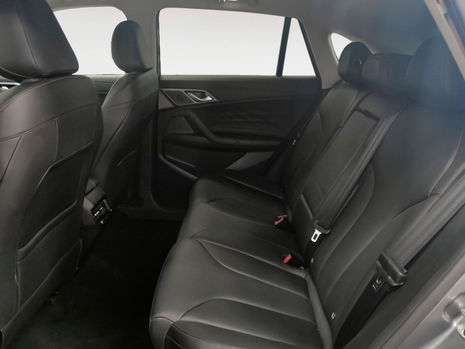 MG HS 1.5 T-GDi Luxury DCT - foto 12