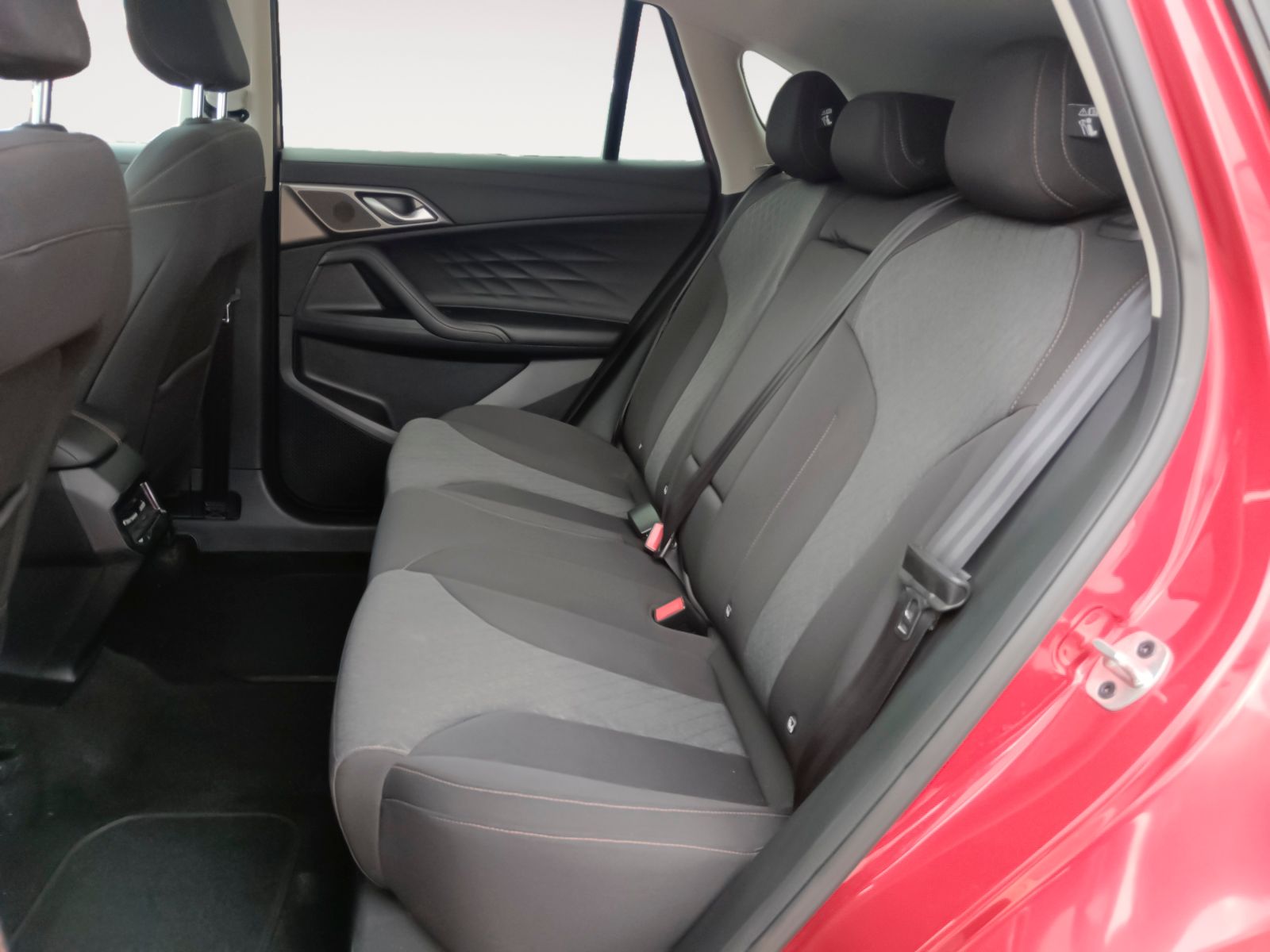 MG HS 1.5 T-GDi Comfort DCT - foto 12