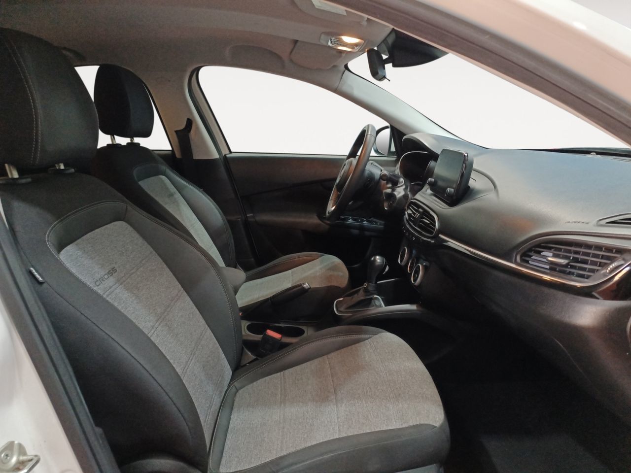 Fiat Tipo 1.5 Hybrid Cross DCT - foto 10