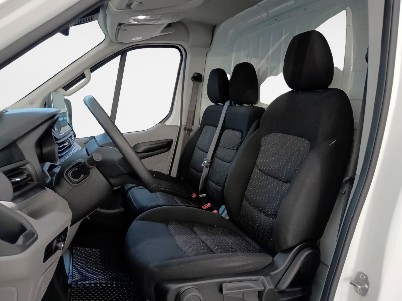 MAXUS Deliver 9 2.0D L3H2 Comfort RWD - foto 11