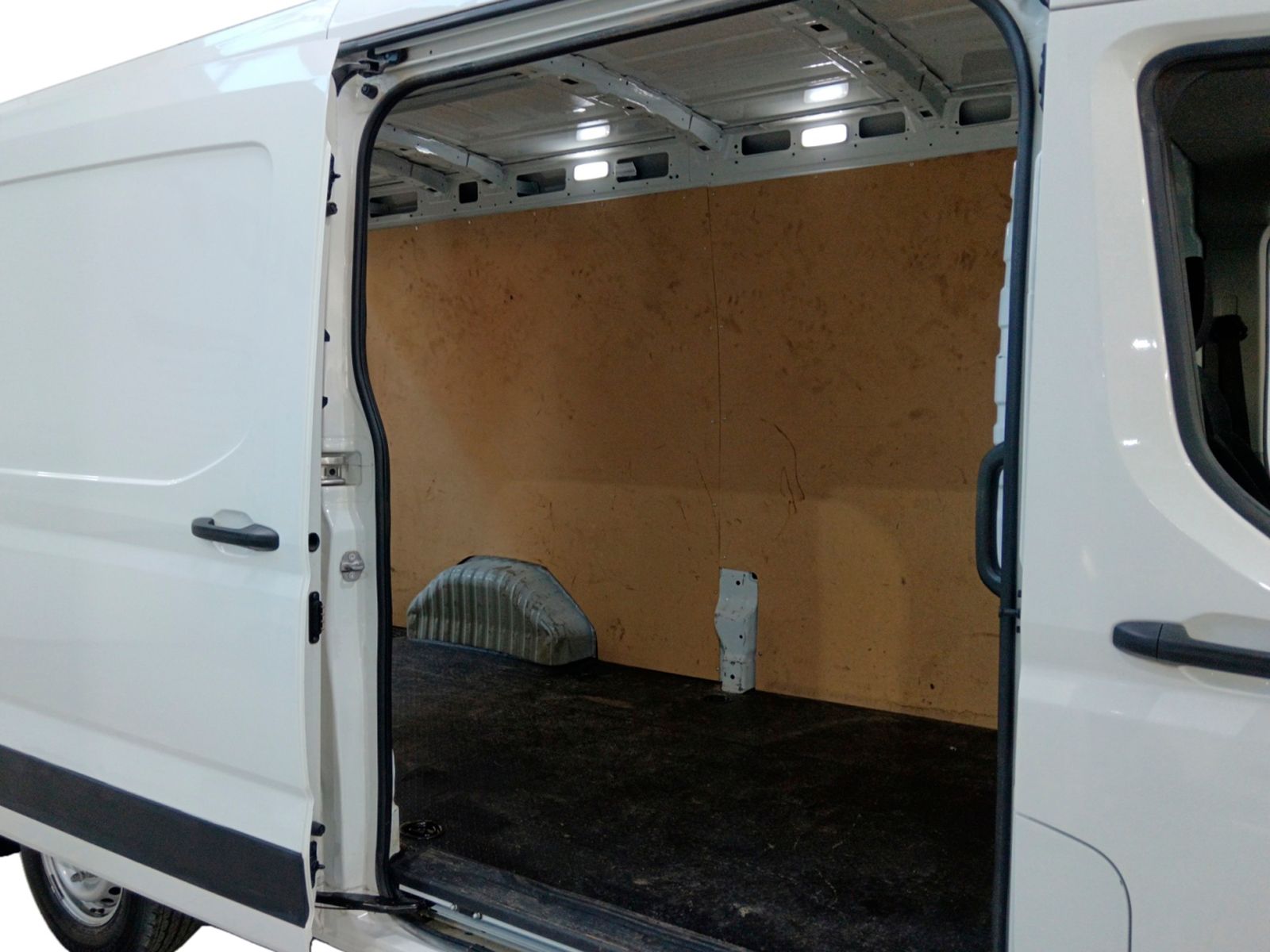 MAXUS Deliver 9 2.0D L3H2 Comfort RWD - foto 13