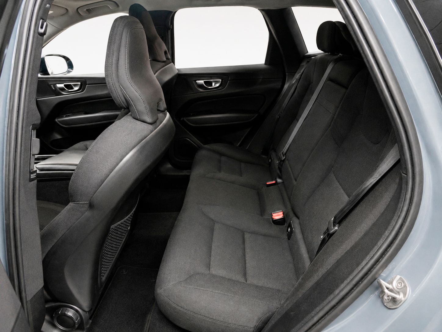 Volvo XC60 B4 D Momentum Pro AWD - foto 12