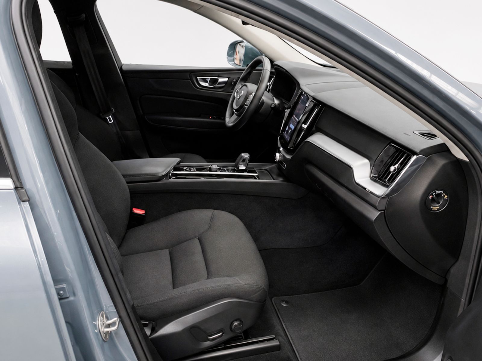 Volvo XC60 B4 D Momentum Pro AWD - foto 13