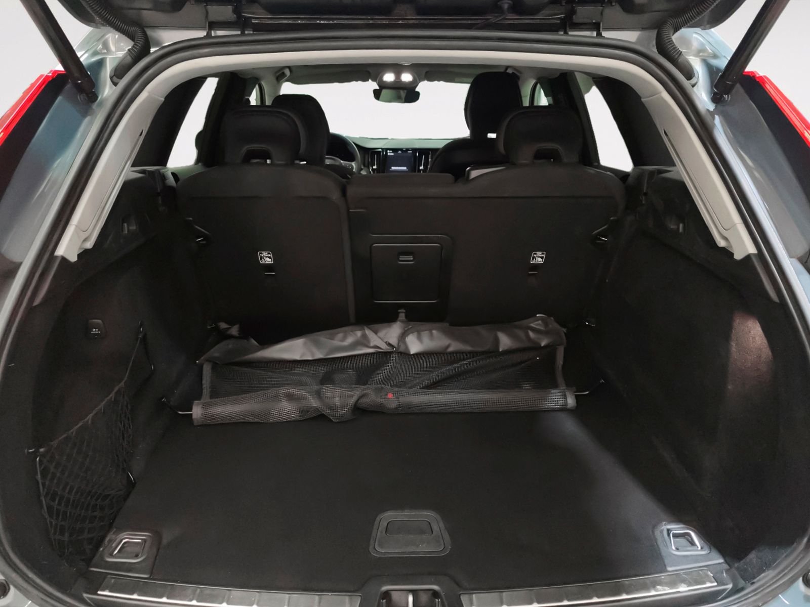 Volvo XC60 B4 D Momentum Pro AWD - foto 14