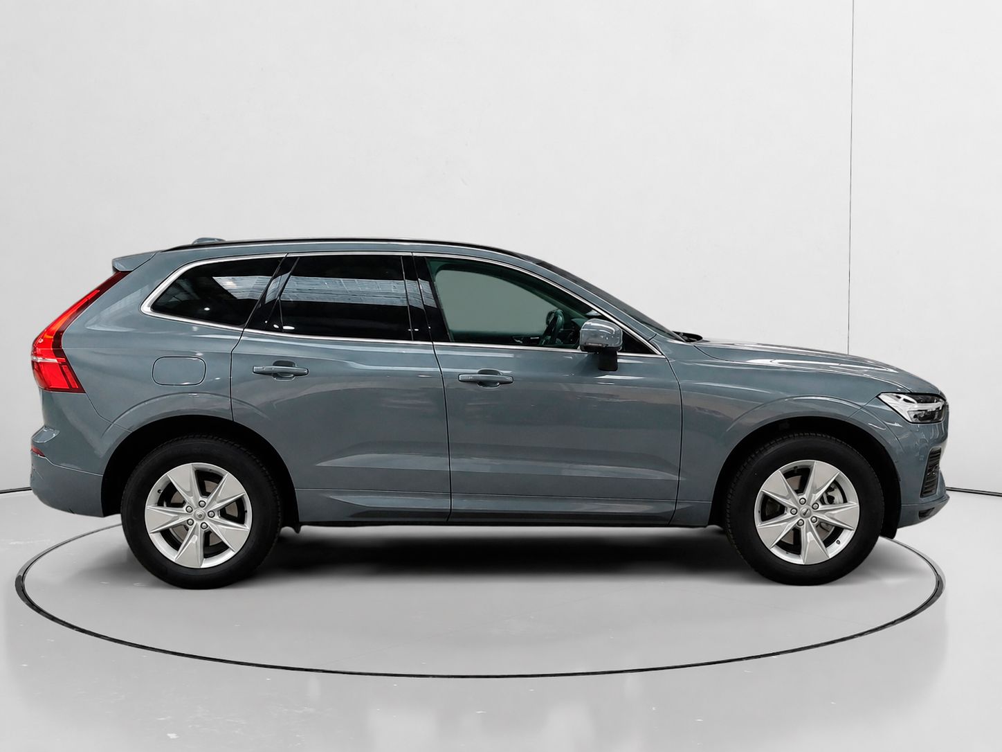 Volvo XC60 B4 D Momentum Pro AWD - foto 2