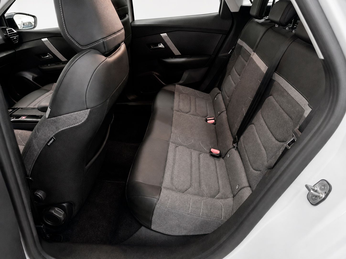 Citroën C4 PureTech 130 Plus EAT8 - foto 12