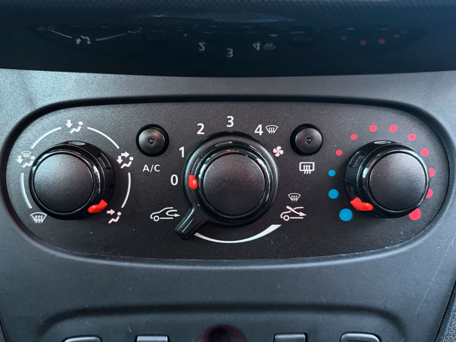 Dacia Sandero TCe 90 GLP Ambiance - foto 19