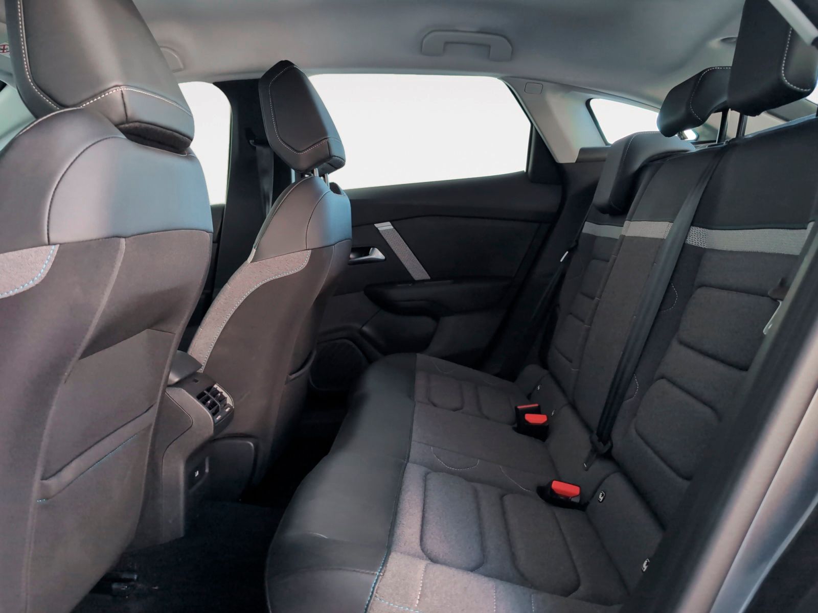 Citroën C4 BlueHDi 130 Plus EAT8 - foto 12