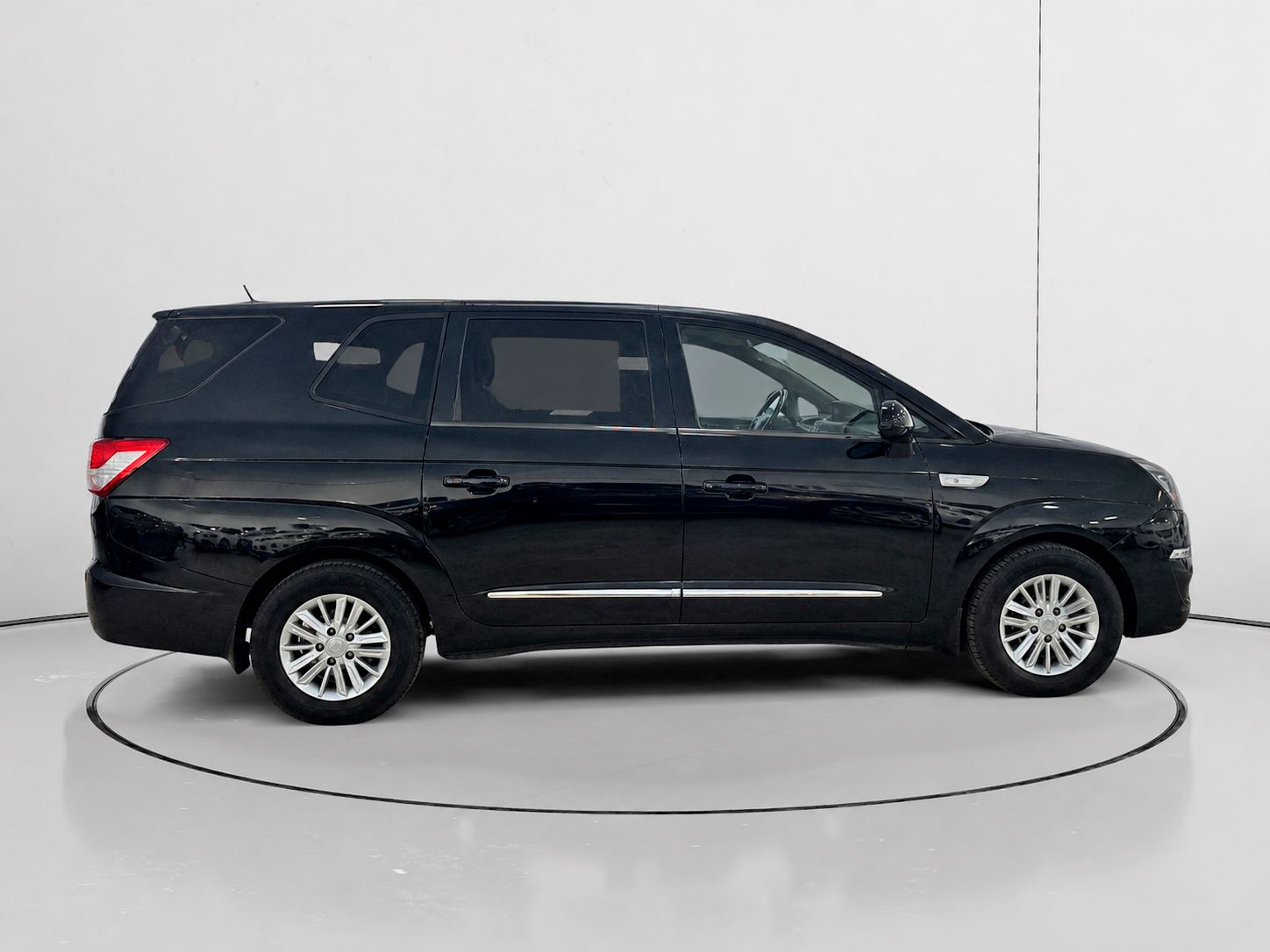 SsangYong Rodius D22T Line - foto 2