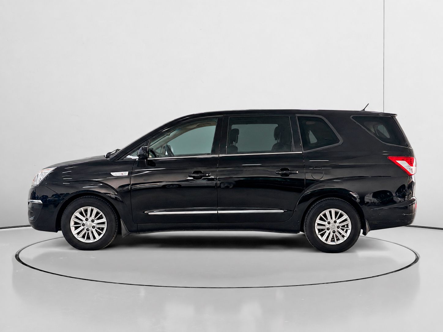 SsangYong Rodius D22T Line - foto 6
