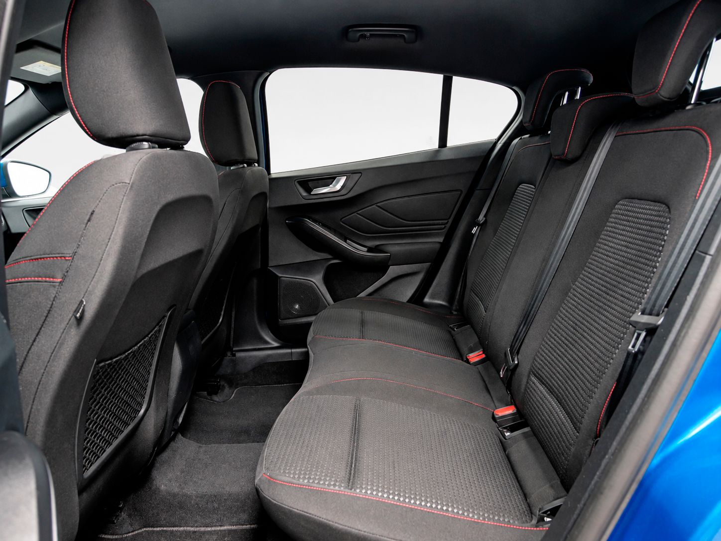 Ford Focus 1.0 EcoBoost MHEV ST-Line - foto 12