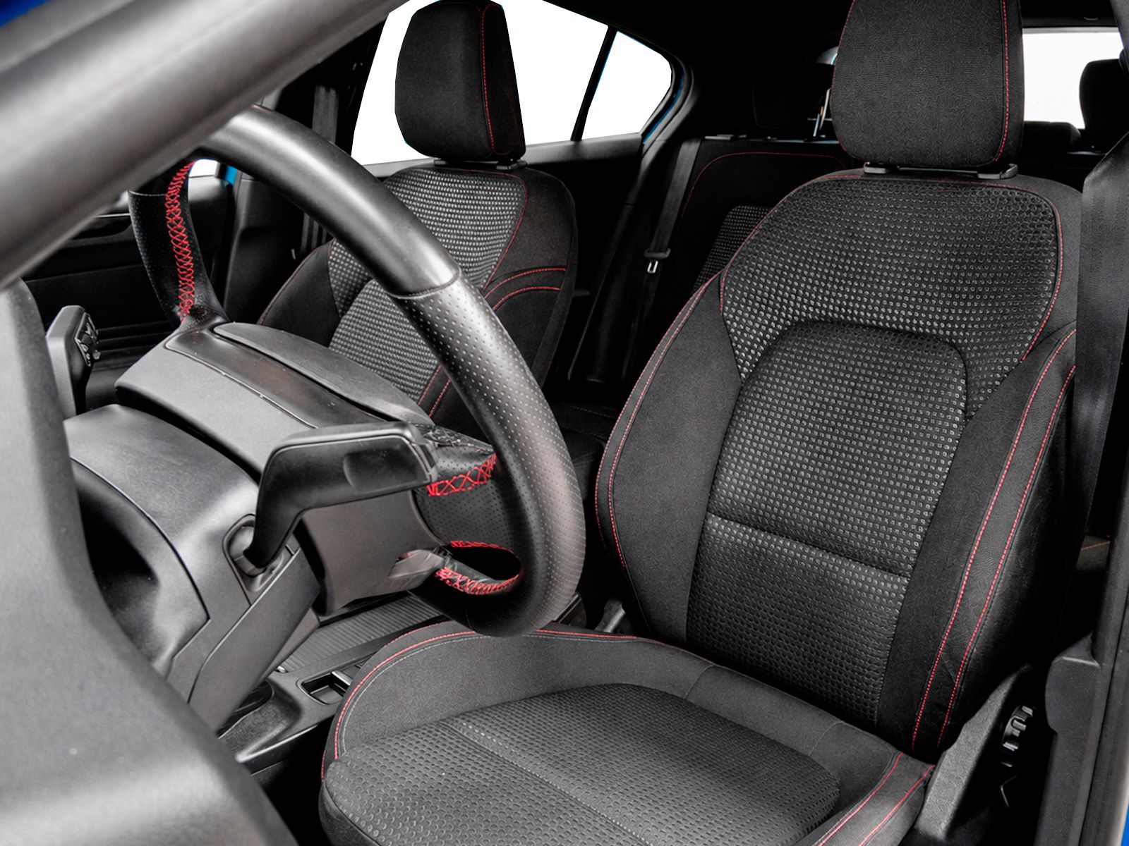Ford Focus 1.0 EcoBoost MHEV ST-Line - foto 24
