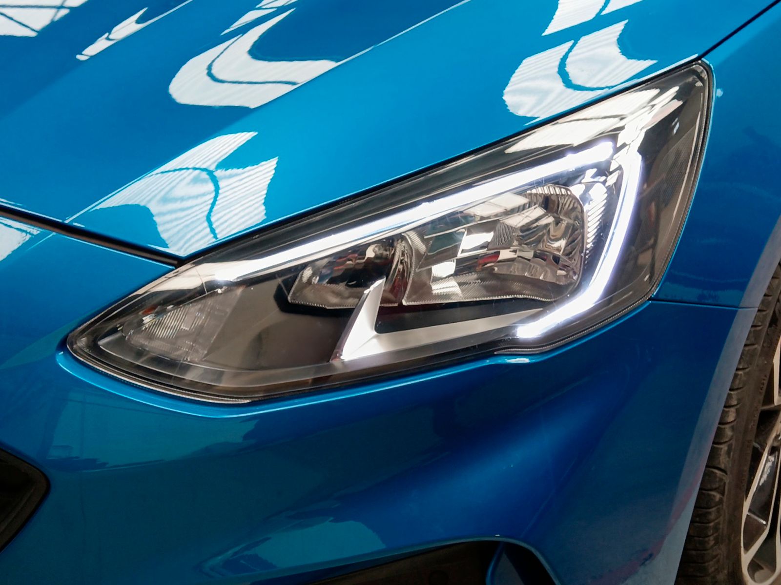 Ford Focus 1.0 EcoBoost MHEV ST-Line - foto 26
