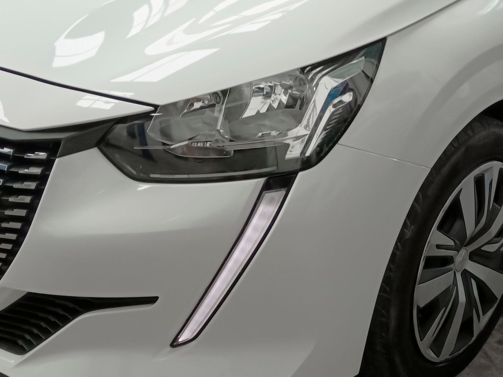 Peugeot 208 PureTech 100 Active Pack - foto 24