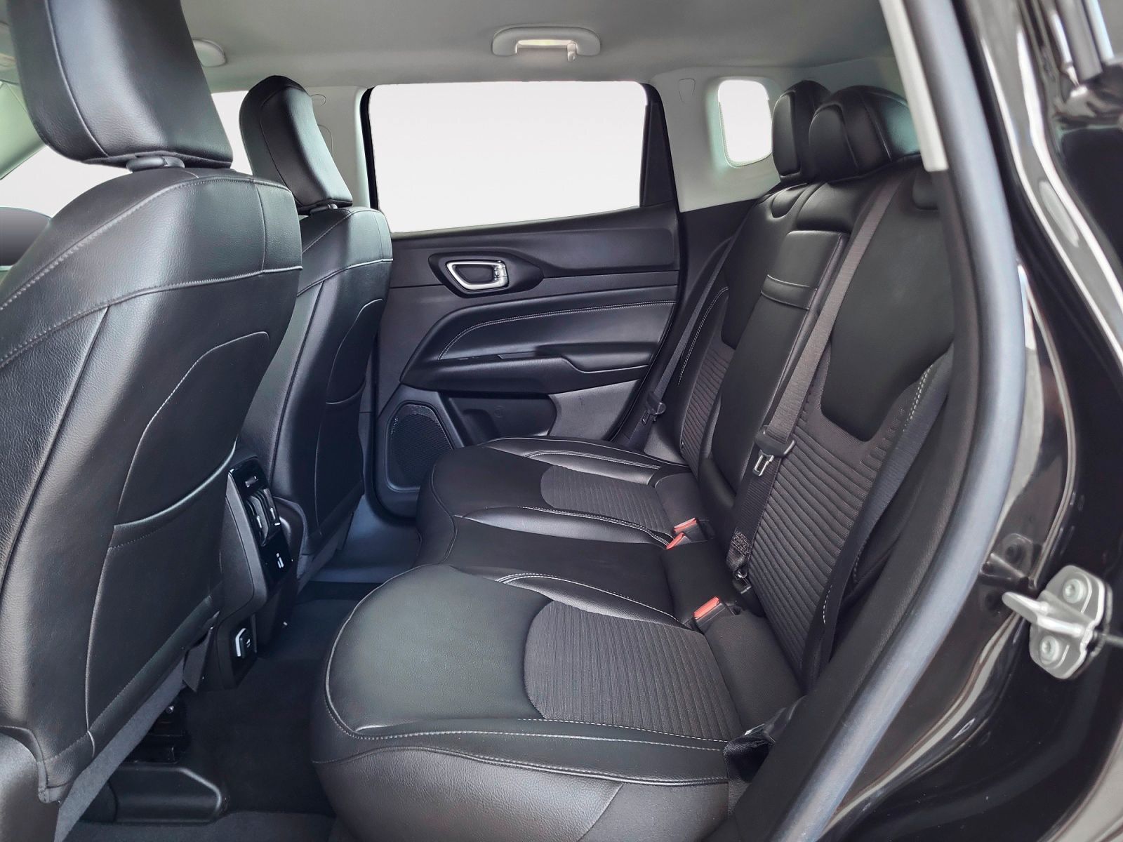 Jeep Compass 1.3 Gse Limited 4x2 FWD - foto 12