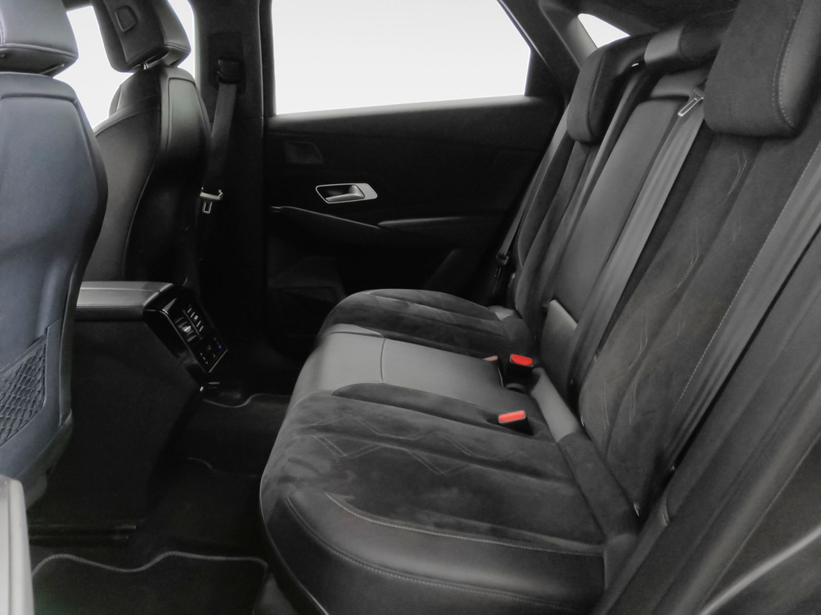 DS DS 7 Crossback PureTech 180 Performance Line+ - foto 13