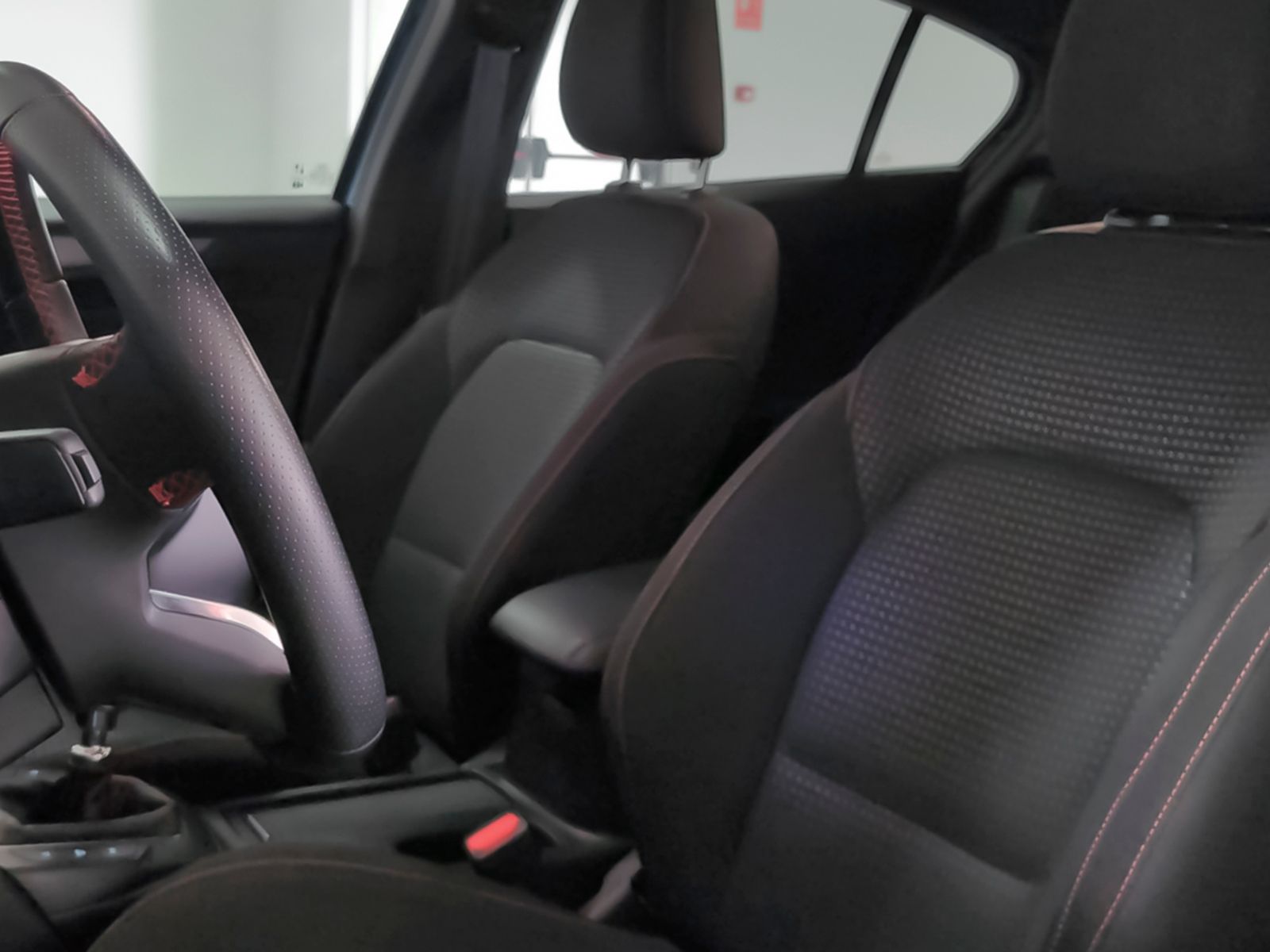 Ford Focus 1.0 EcoBoost MHEV ST-Line - foto 20